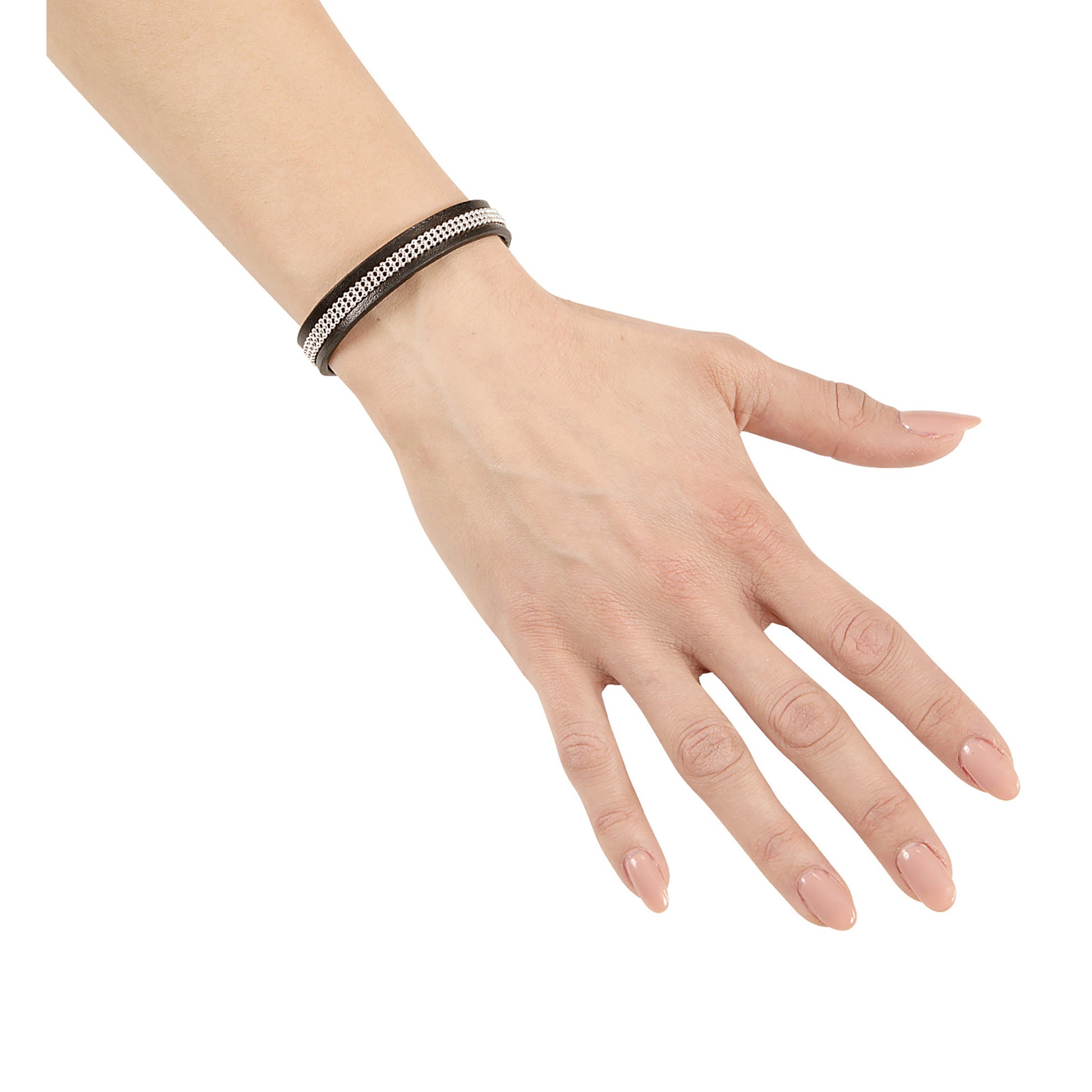 "SCHWARZES SPIKE-LEDERARMBAND" – Detailansicht