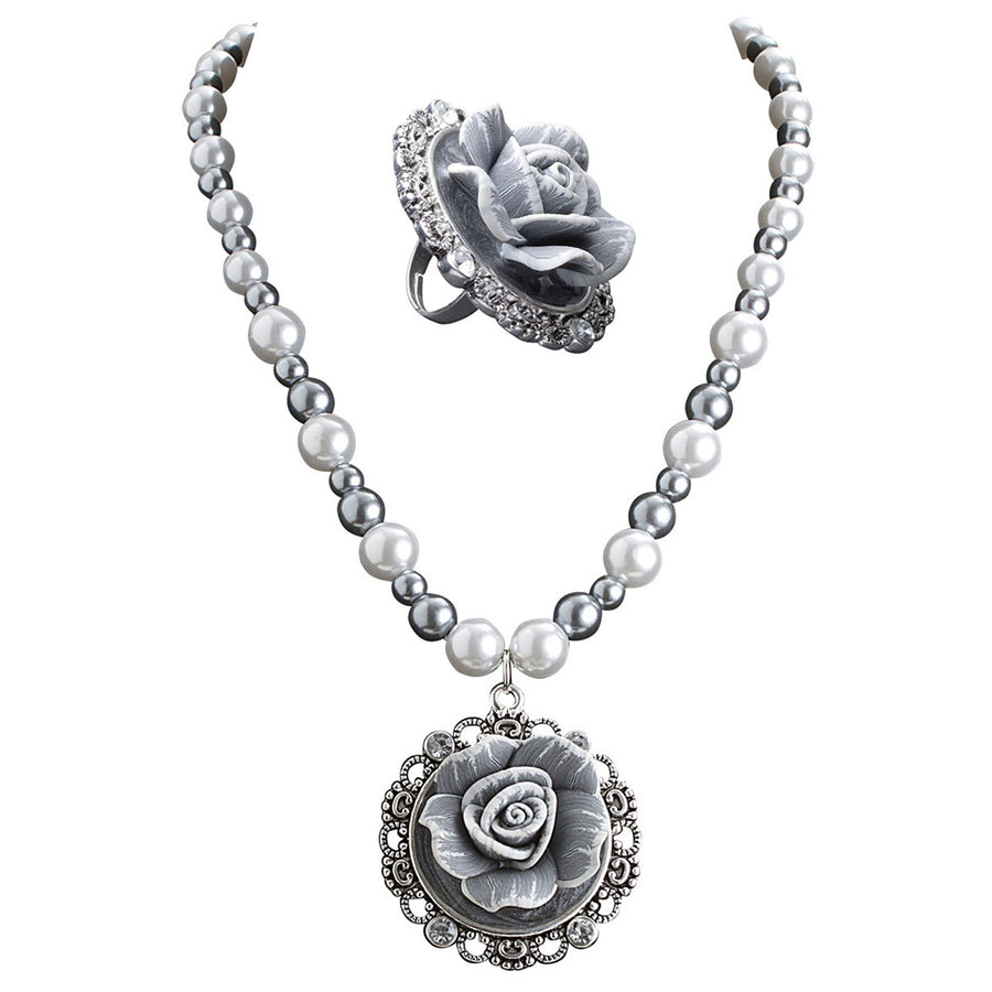 "SET PERLENKETTE UND RING MIT KAMEEROSEN UND BAROCKSTRASS" – Detailansicht