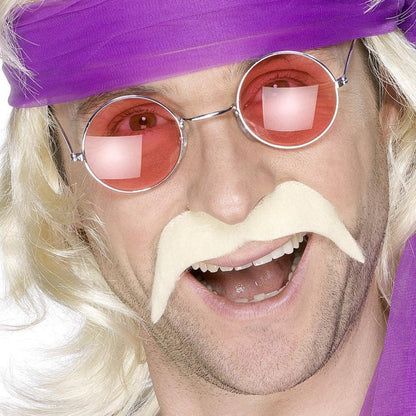 Smiffys selbstklebender 70er Jahre Hippie Blond Schnurrbart – Kostümzubehör von Fasnacht24.ch – Produktansicht