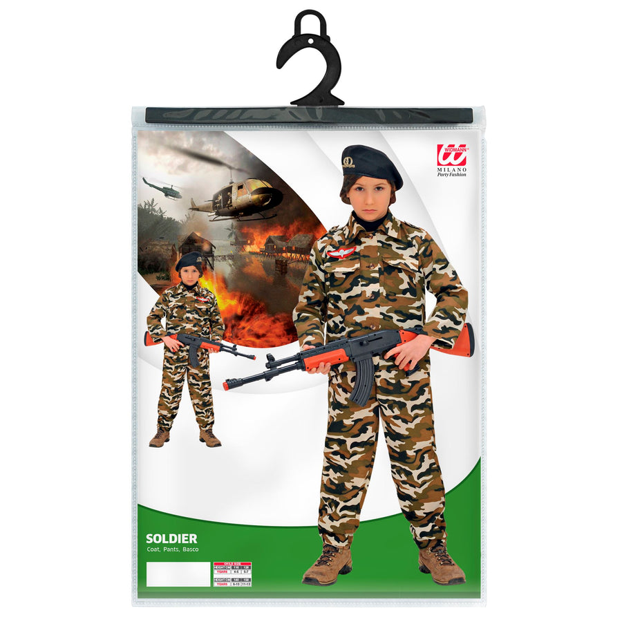 "SOLDAT" (Coat, Hose, Baskenmuetze) – Detailansicht
