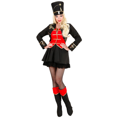 "TIERBÄNDIGERIN" (Jacke mit Weste, Rock, Überstiefel, Hut, Peitsche) – Vorderansicht