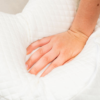 Ergonomisches U-förmiges Multifunktionskissen Ullow von InnovaGoods – Anwendungsansicht