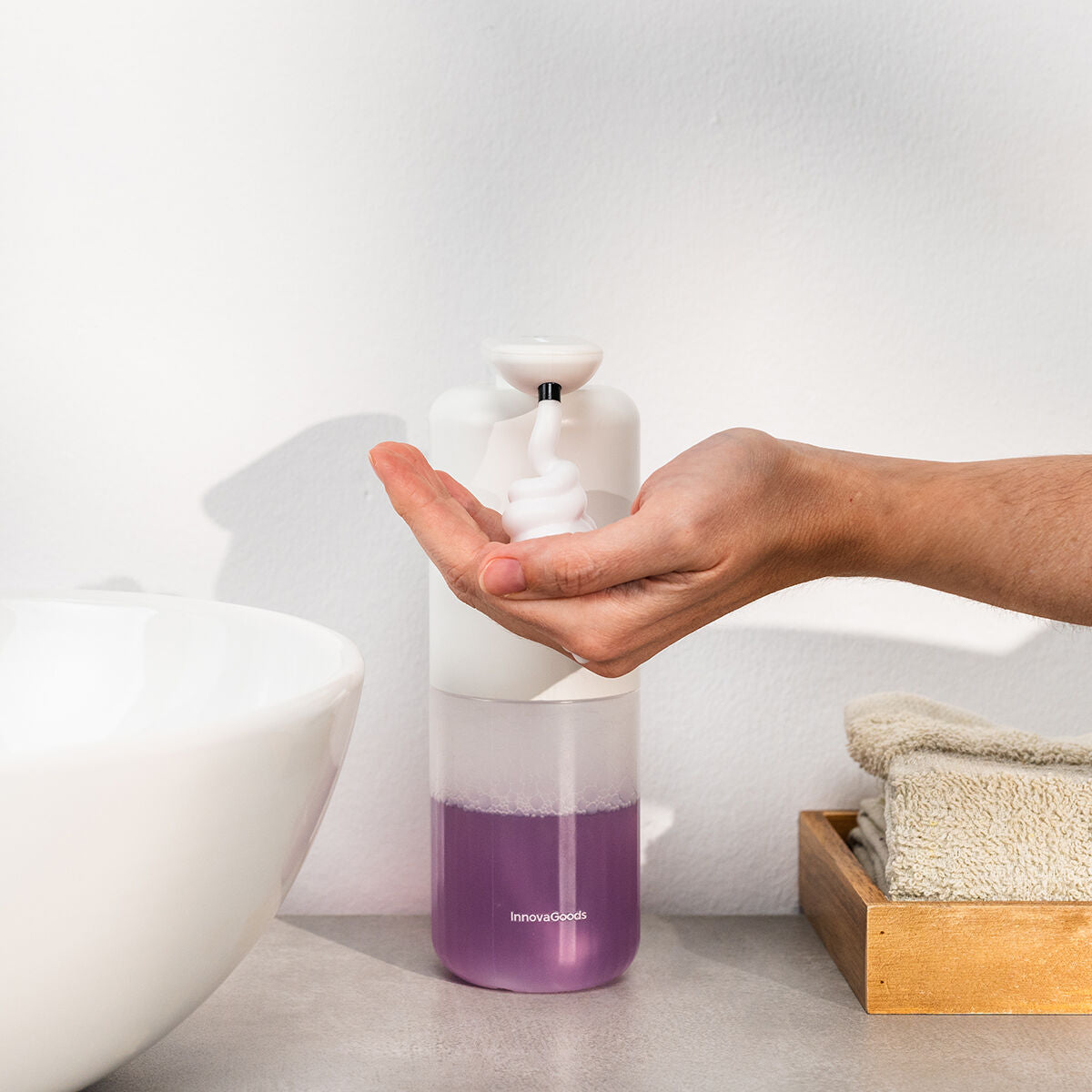 Automatischer nachfüllbarer Schaumseifenspender Bitefom von InnovaGoods – Produktansicht