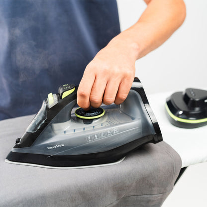 Kabelloses 2-in-1-Dampfbügeleisen Stiron von InnovaGoods mit Ladestation – Produktansicht