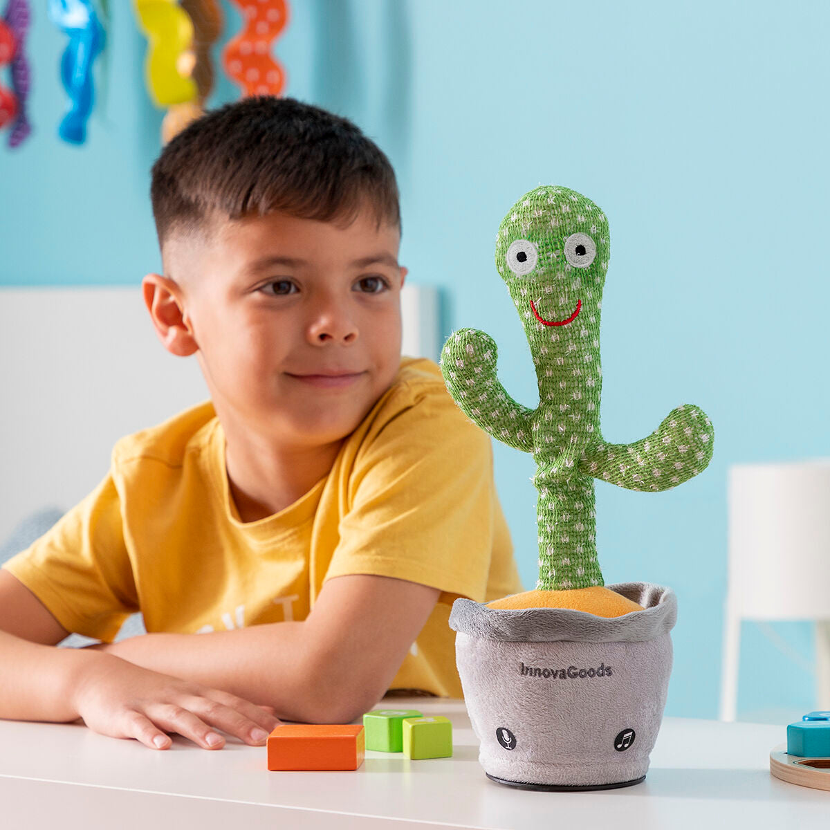 Tanzender und sprechender Kaktus Cacxi von InnovaGoods mit Musik und bunten LEDs – Verpackung