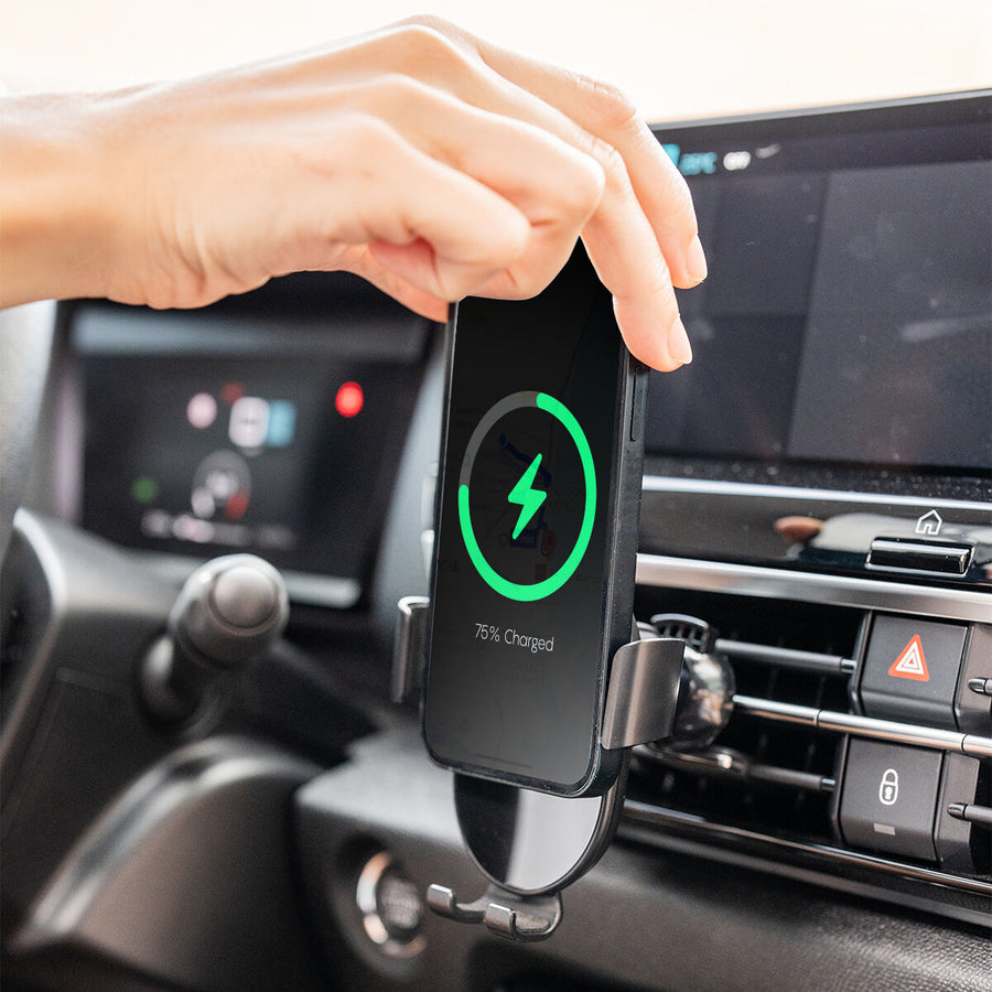 InnovaGoods Chakar kabellose Kfz-Handyhalterung mit Schnellladegerät in Schwarz – Produktansicht