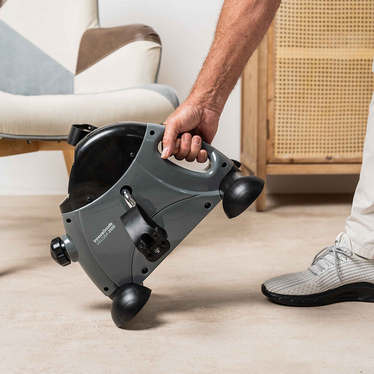 Statischer Pedaltrainer Velora 2100 für Arme und Beine mit rutschfester Matte von InnovaGoods – Verpackung