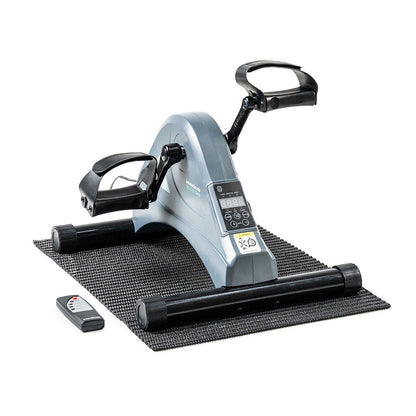 InnovaGoods Velora 3000 elektrischer Pedaltrainer für Arme und Beine mit Matte und Fernbedienung – Anwendungsansicht