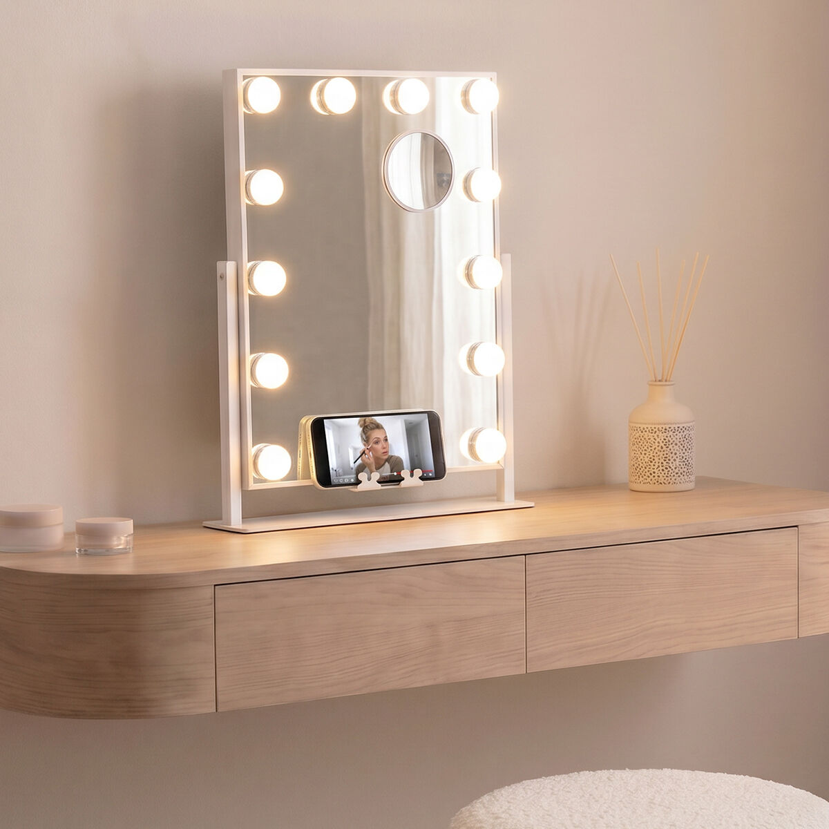InnovaGoods Glarisse LED-Schminkspiegel Hollywood weiss mit 12 Lampen – Produktansicht