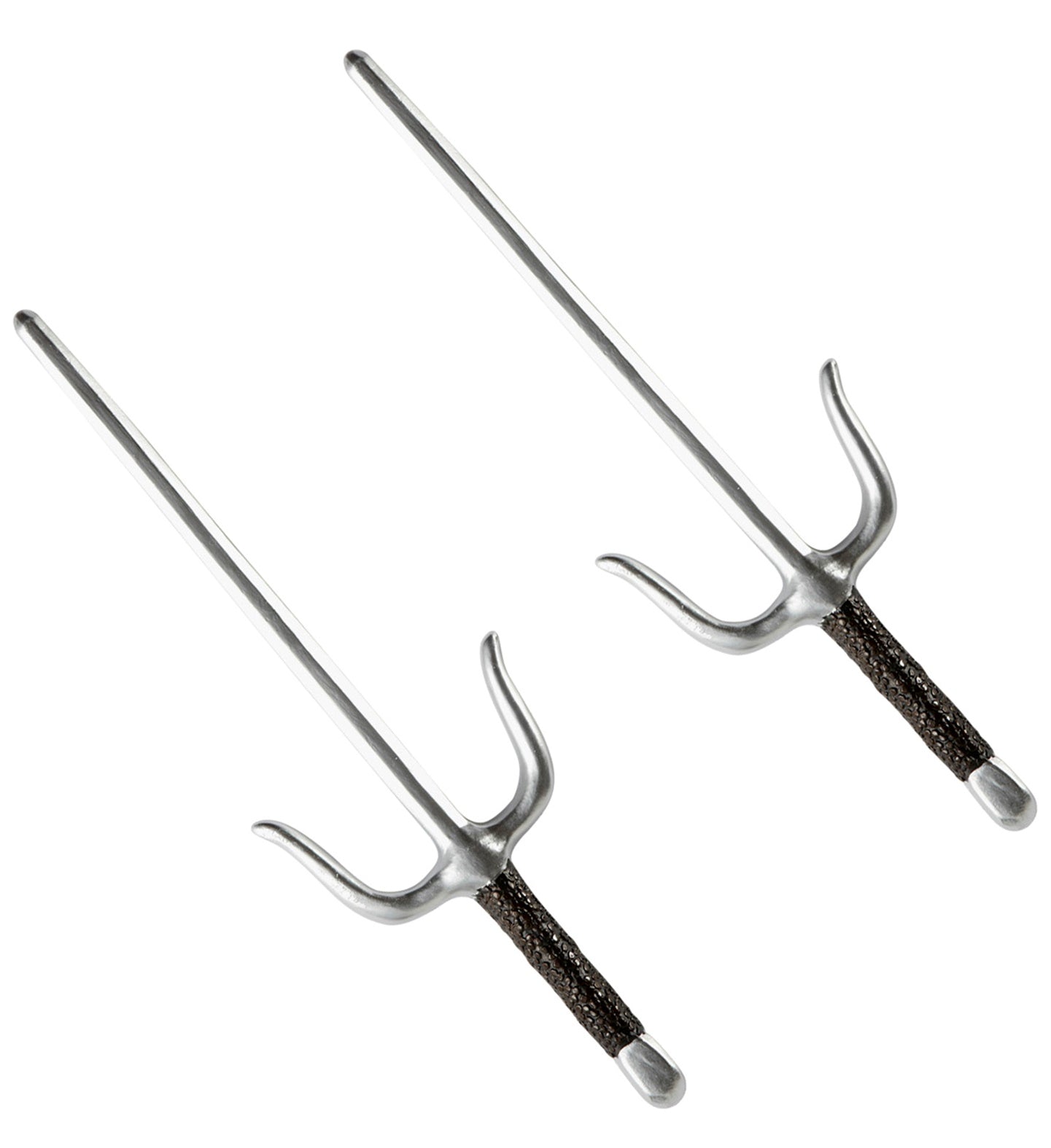 Zwei 42 cm lange Samurai Ninja Dolche aus rostfreiem Stahl mit schwarzen Griffen.