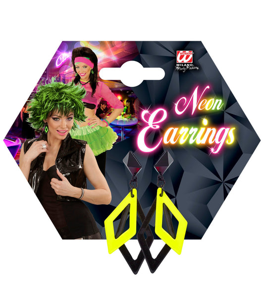 Schwarze und neon-gelbe Rhombus-Acrylohrringe als Statement-Ohrringe.