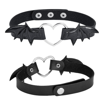 "HALSBAND HERZ MIT FLEDERMAUSFLÜGELN"