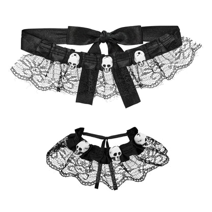 "HALSBAND & ARMBAND MIT TOTENKÖPFEN UND SPITZE"