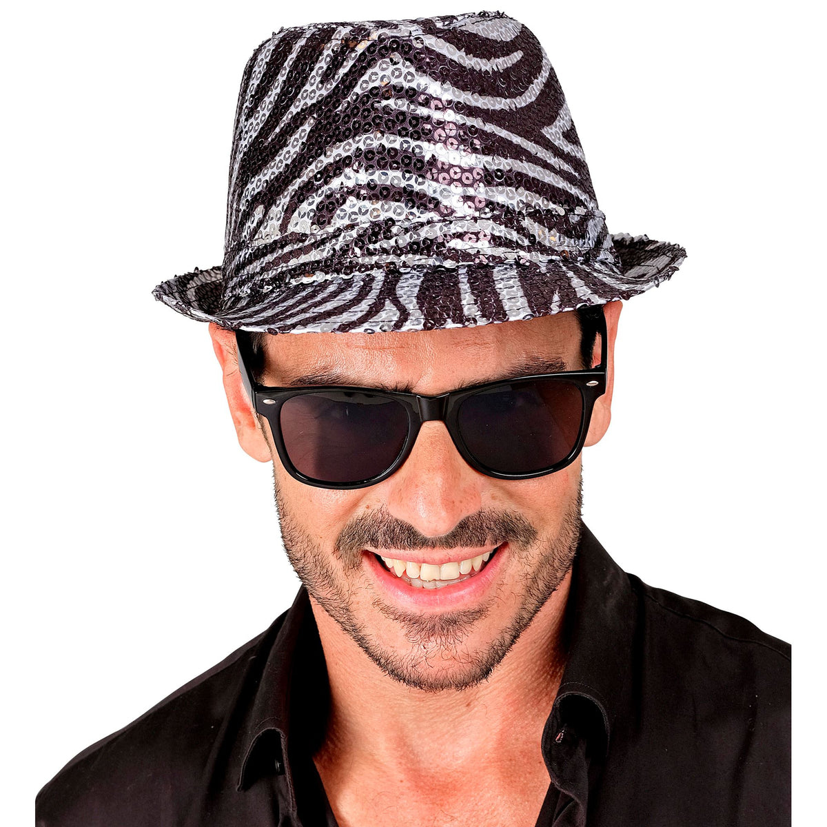"PAILLETTEN FEDORA IN ZEBRAMUSTER"